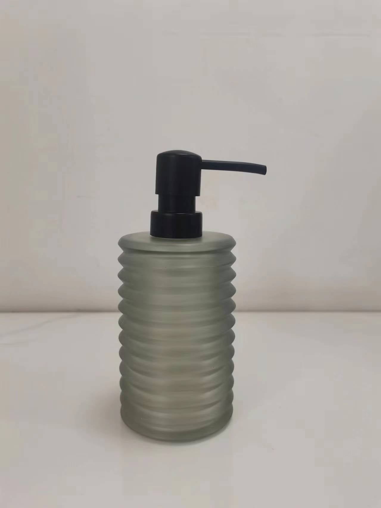 Color Translucent Resin Lotion Bottle - Three-dimensional circular design of the bottle, interpretation of dynamic aesthetics