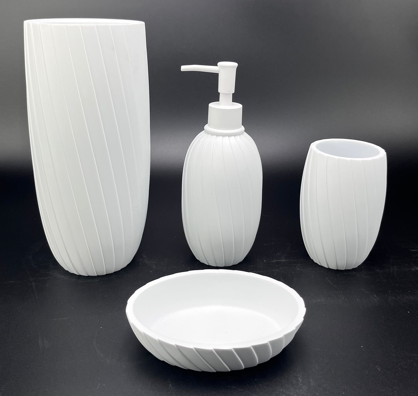 [Chubby budding family] Vertical line chubby bathroom three-piece set safety anti-collision lazy people gospel