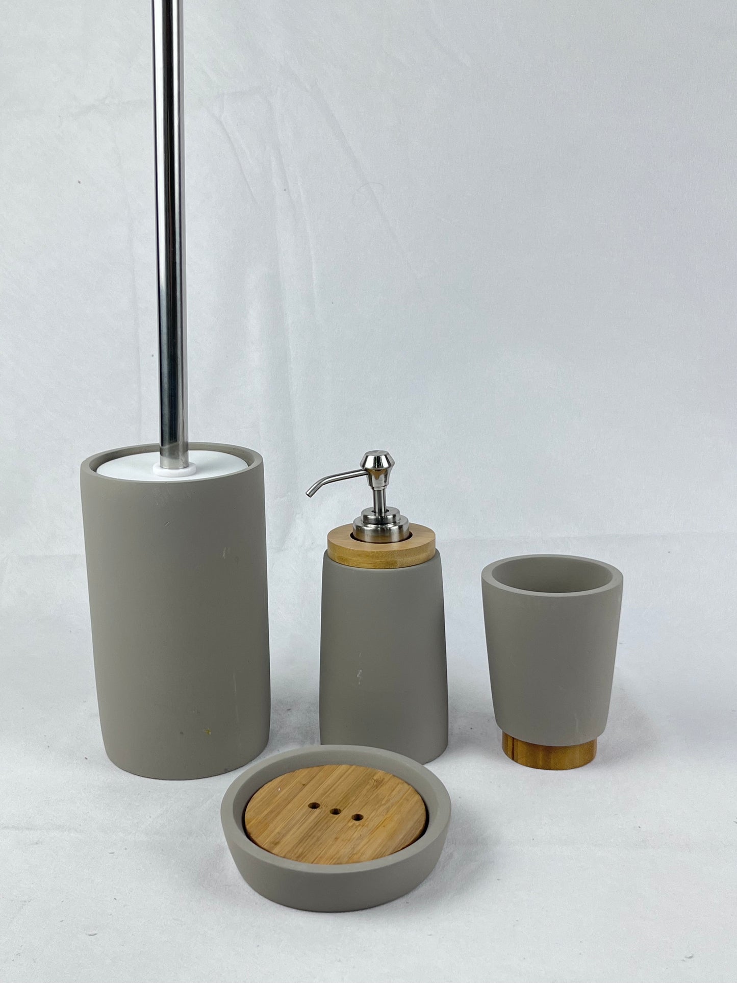 [Gilt Vegetarian Crawl] Concrete and Gold Leaf Collide Bathroom Set